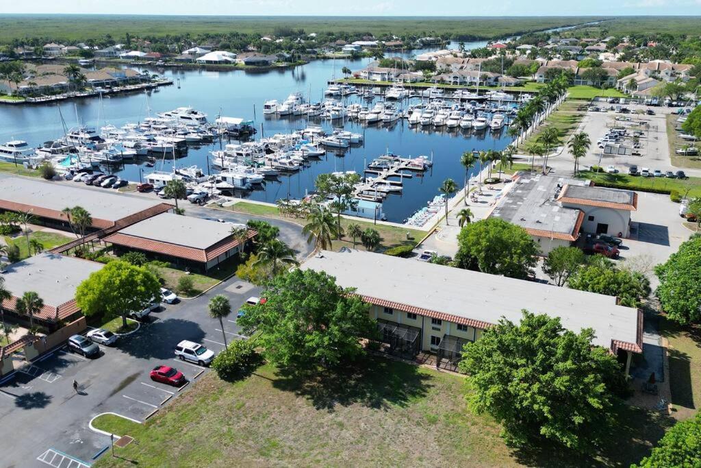 Marina Getaway On The Water! Apartment Naples Exterior photo