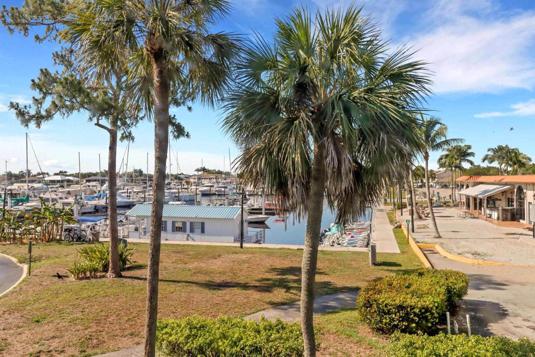 Marina Getaway On The Water! Apartment Naples Exterior photo