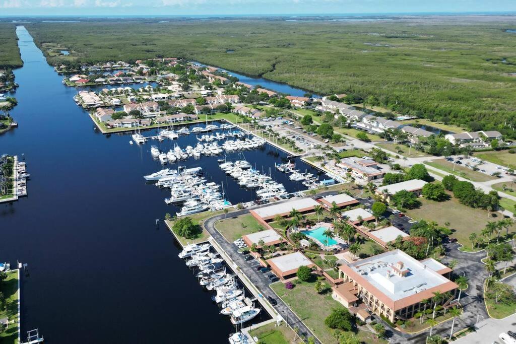 Marina Getaway On The Water! Apartment Naples Exterior photo